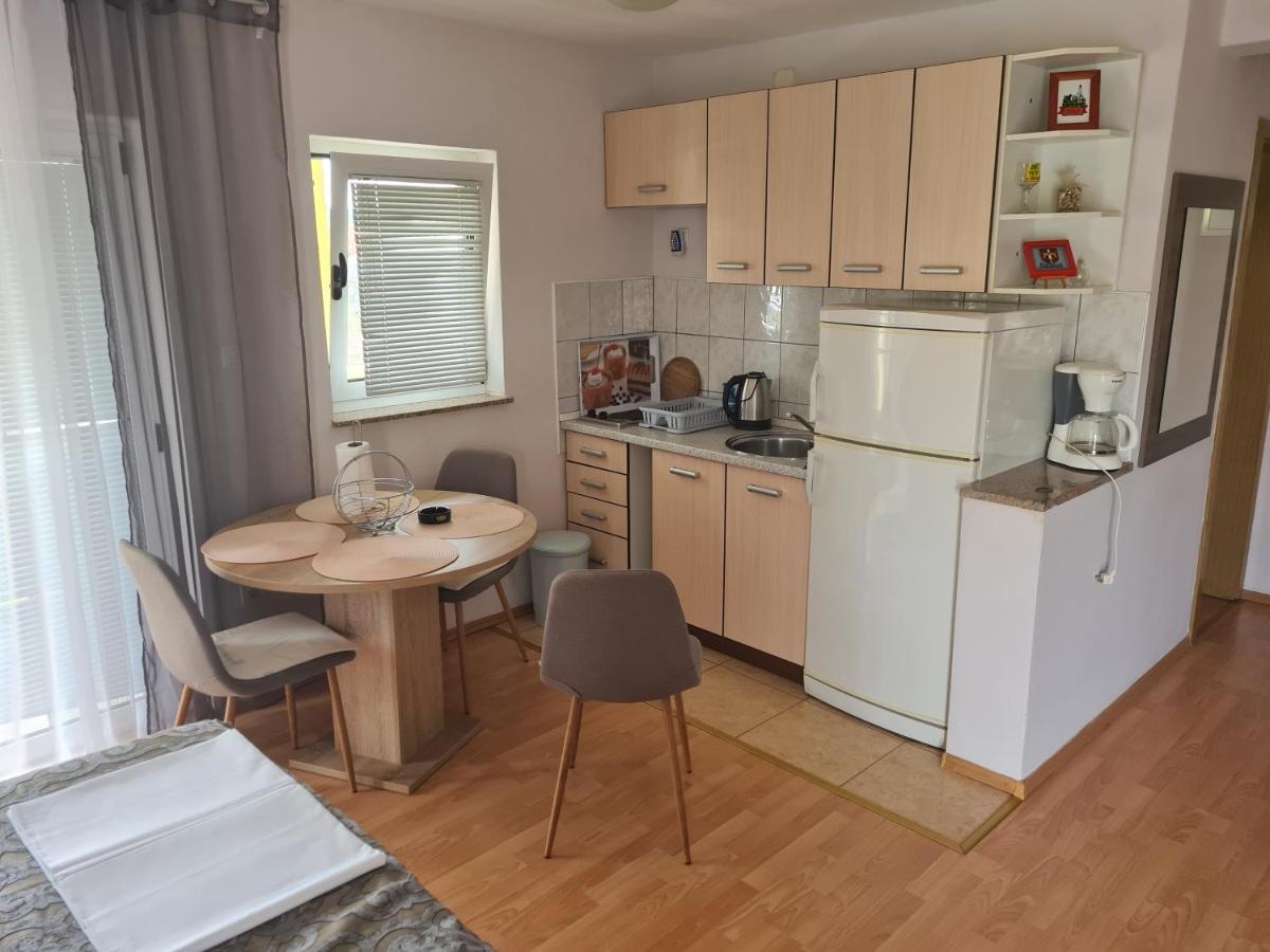 Apartments Bosnjak シベニク エクステリア 写真