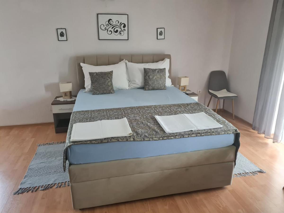 Apartments Bosnjak シベニク エクステリア 写真