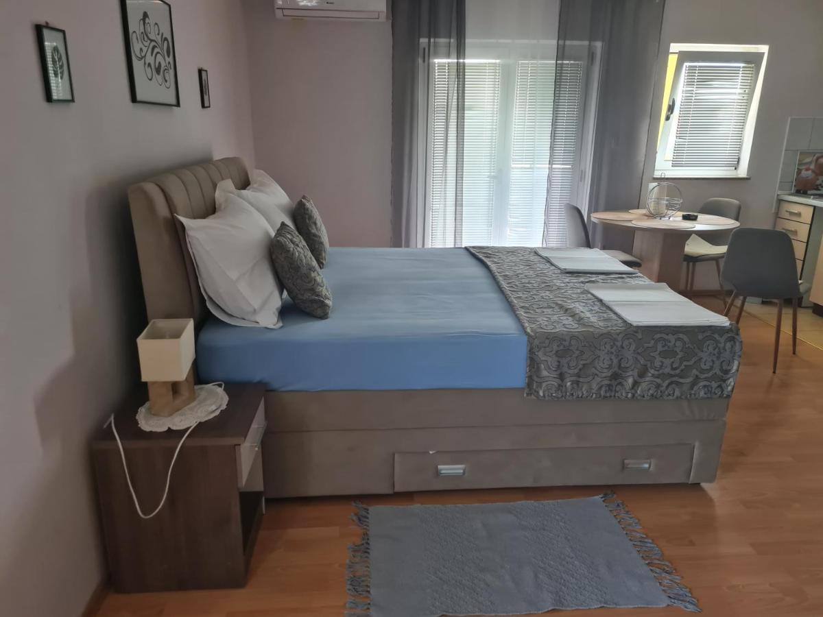 Apartments Bosnjak シベニク エクステリア 写真